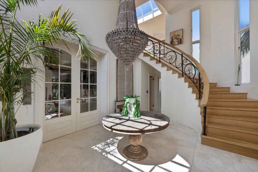 5 Bedroom Property for Sale in Fresnaye Western Cape